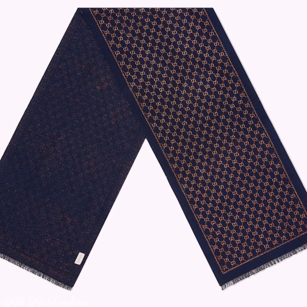 Authentic Gucci scarf - Picture 14 of 16